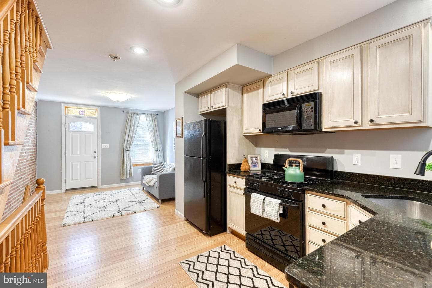 46 E Fort Avenue photo 8