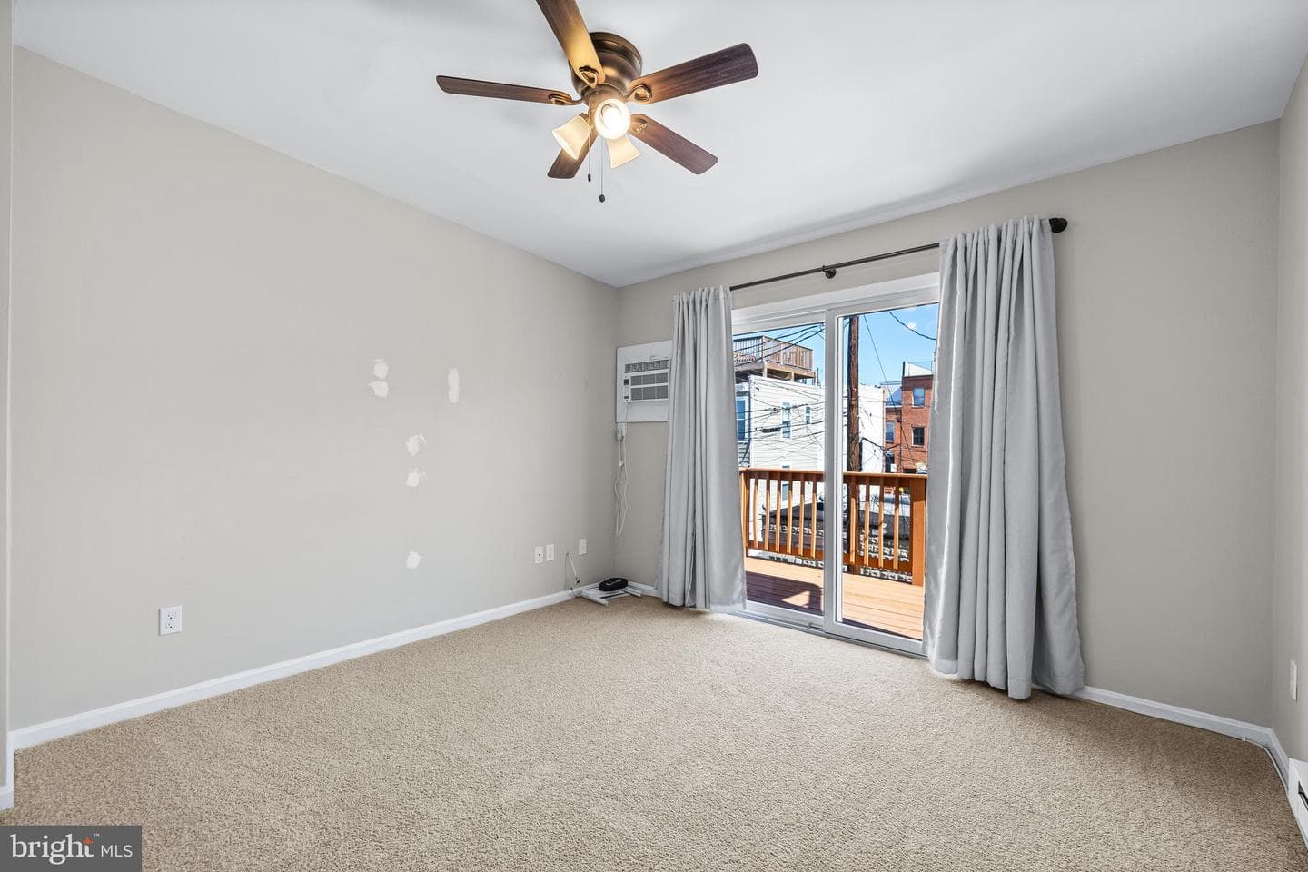 827 S Lakewood Avenue photo 12
