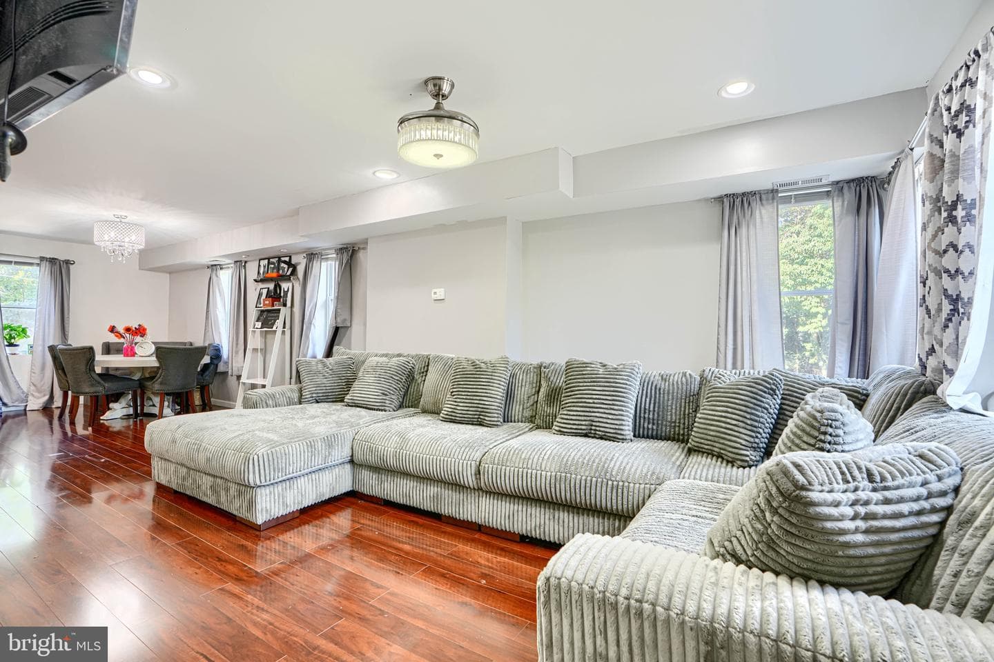 4054 Hilton Road photo 2