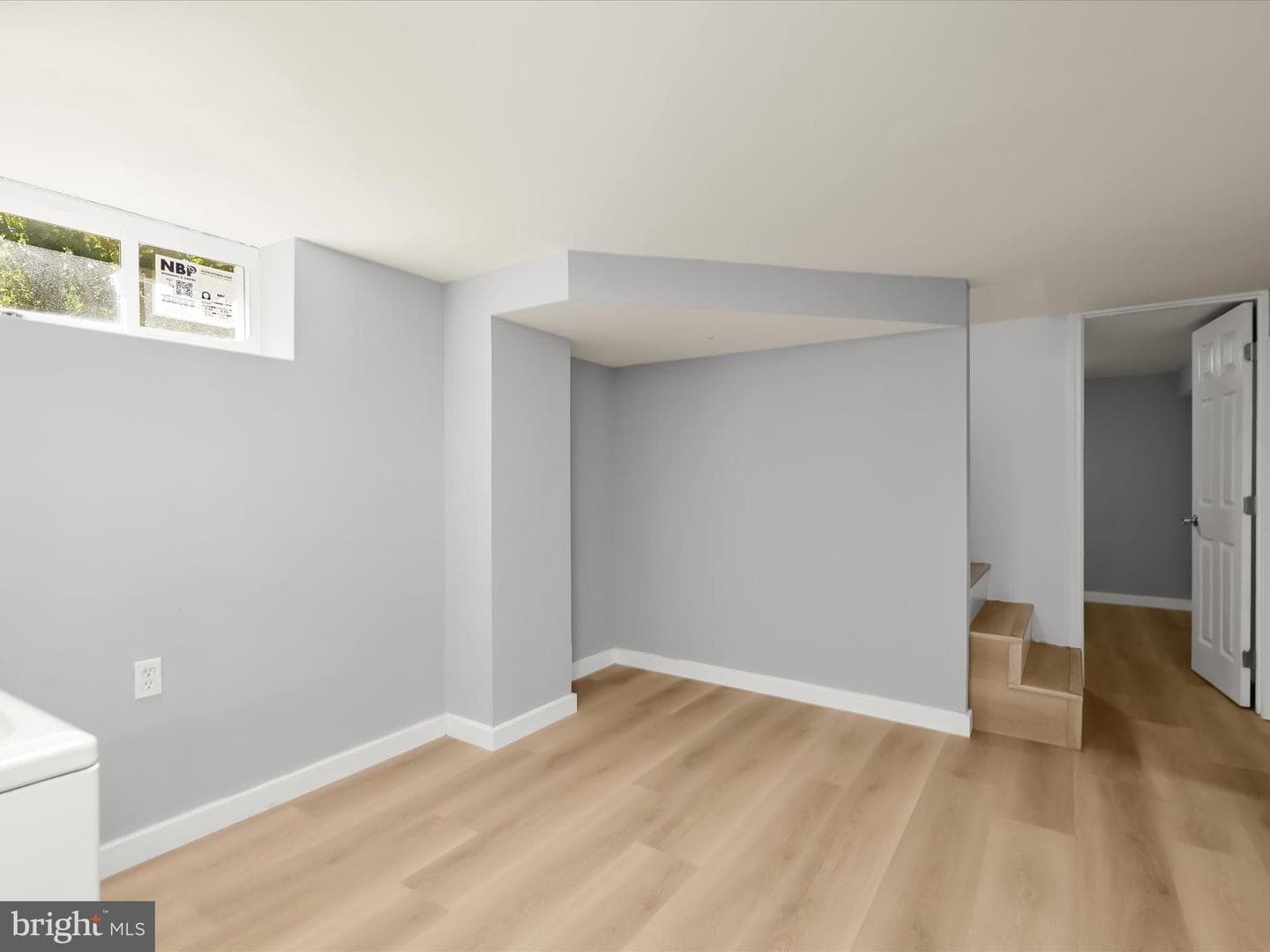 15 W Bristol Avenue photo 14