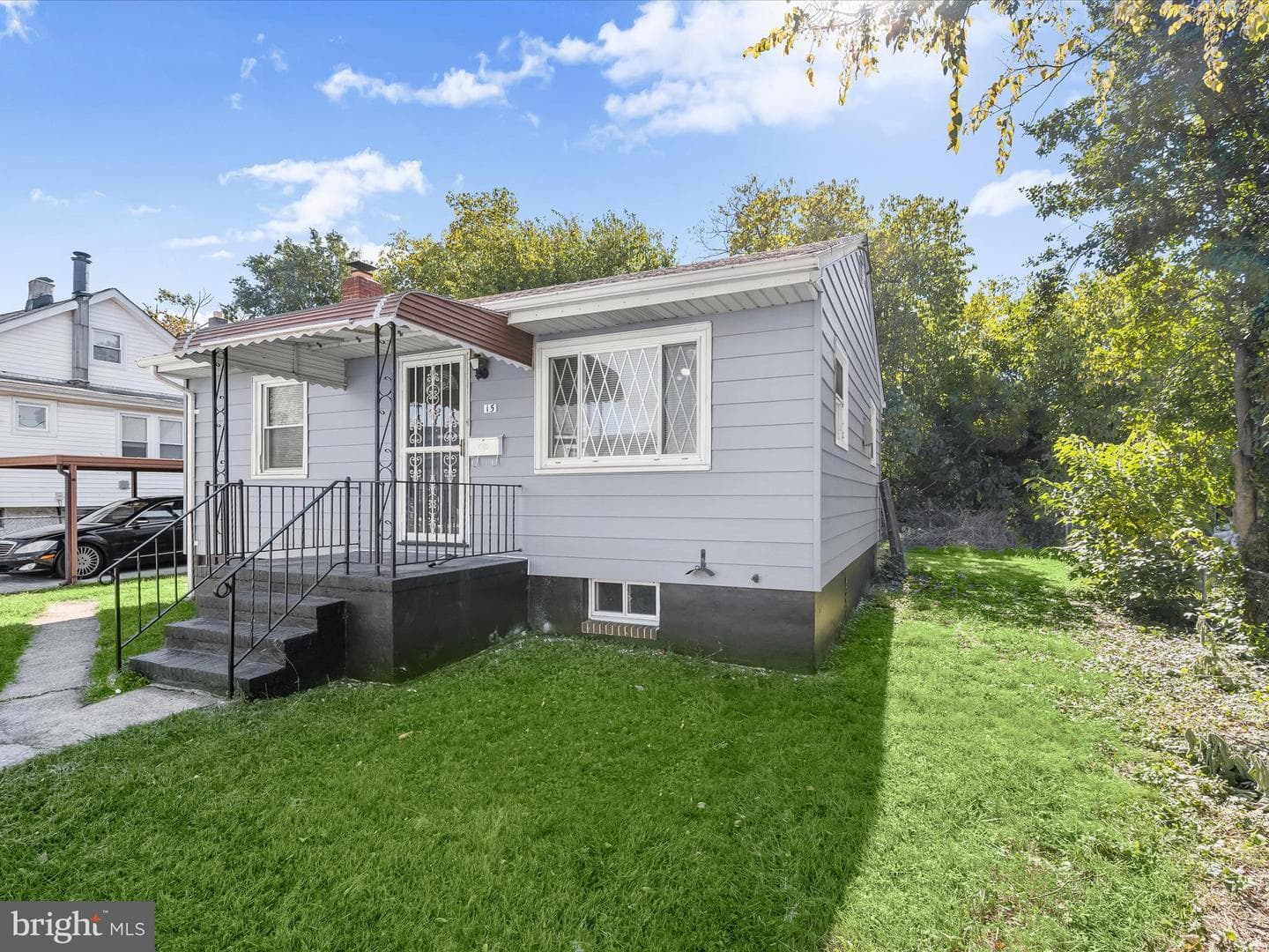 15 W Bristol Avenue photo 2