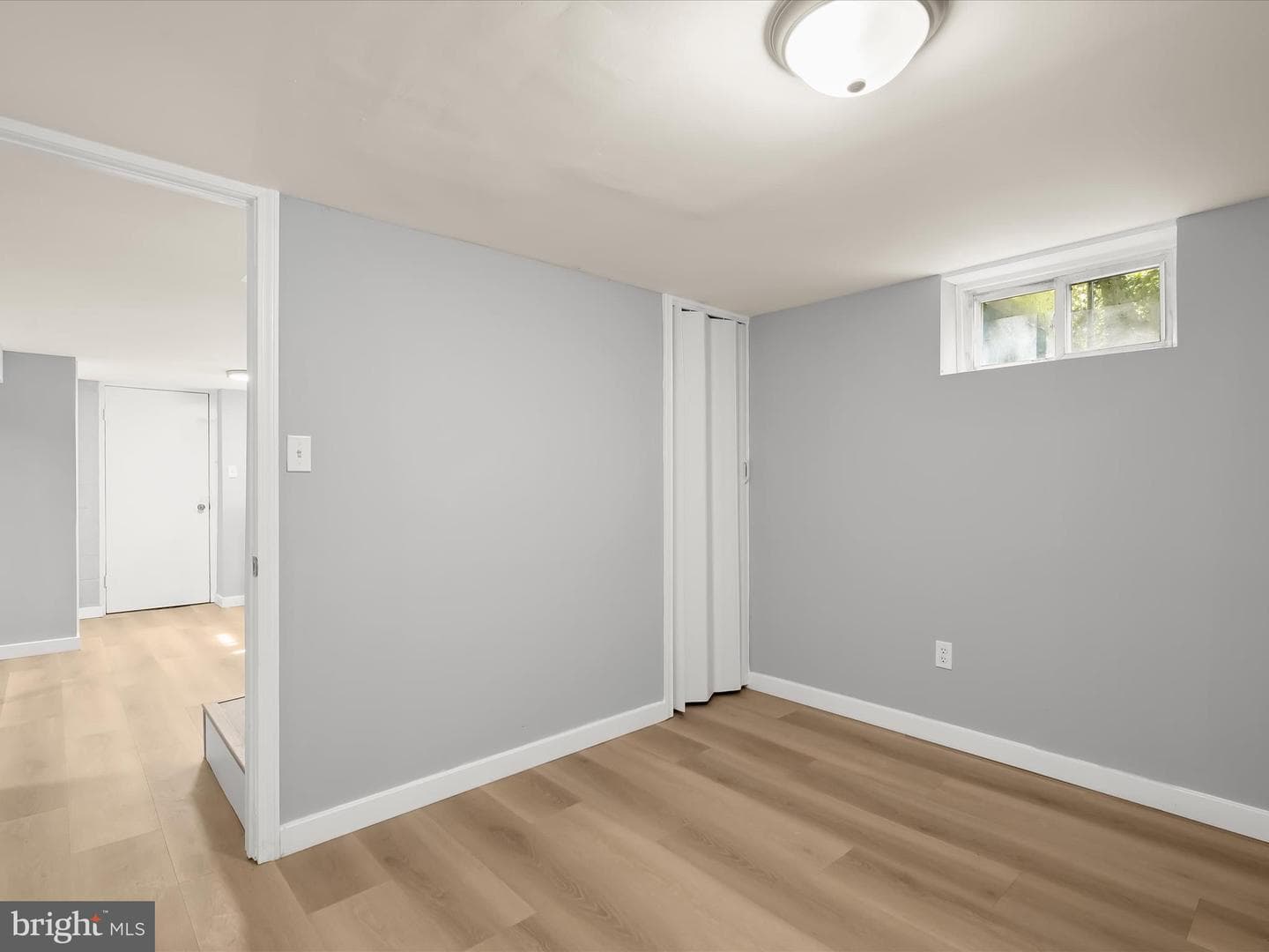 15 W Bristol Avenue photo 20