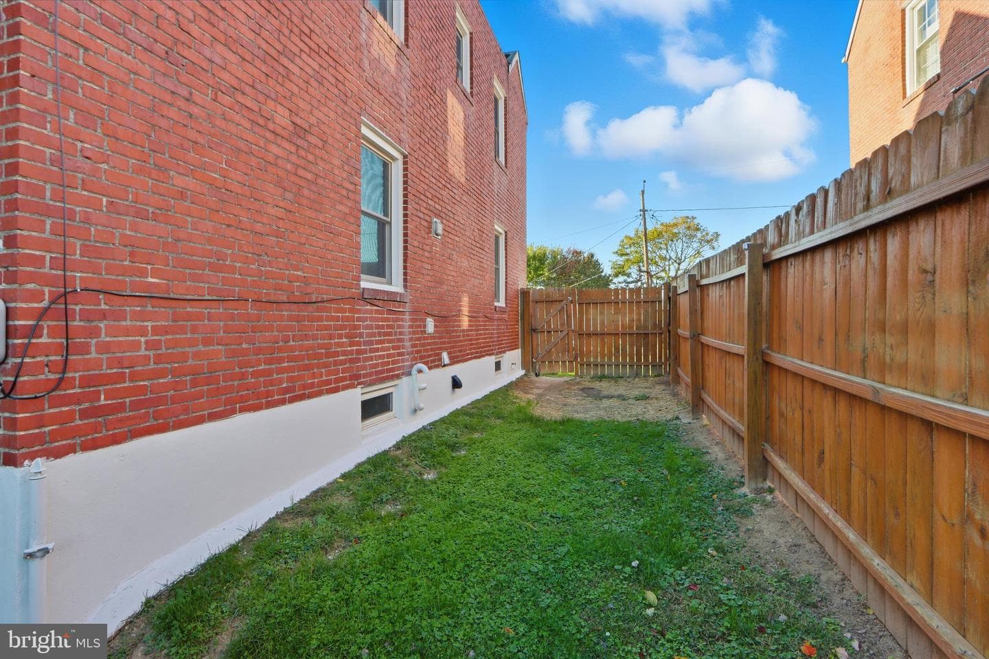 3651 Mactavish Avenue photo 30