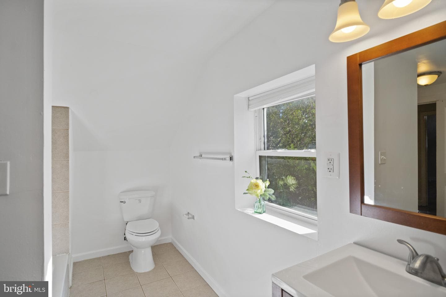 5709 Woodcrest Avenue photo 8