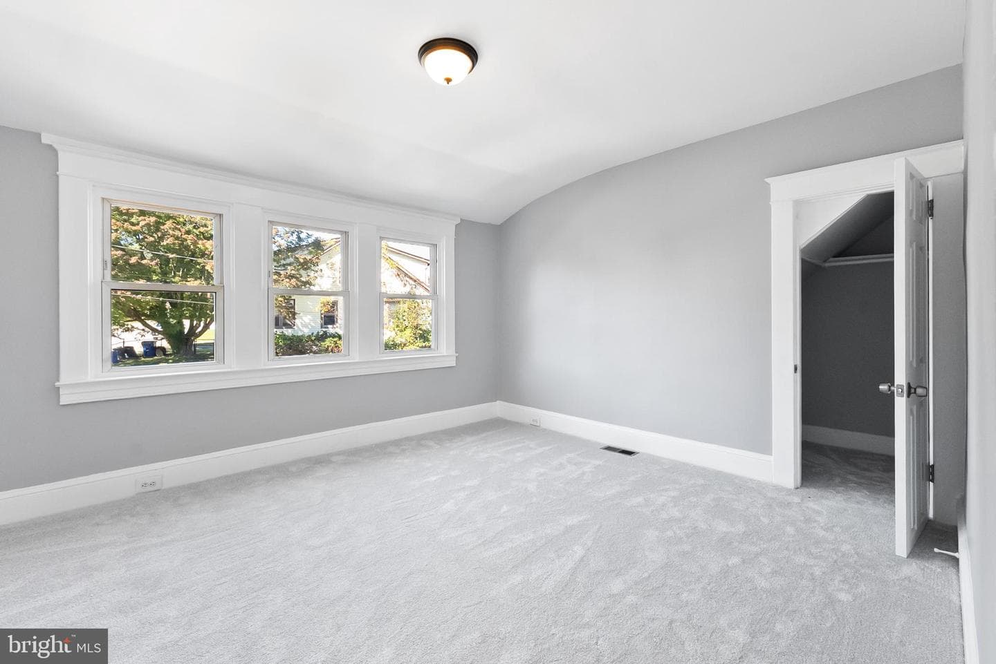 5211 Eugene Avenue photo 33