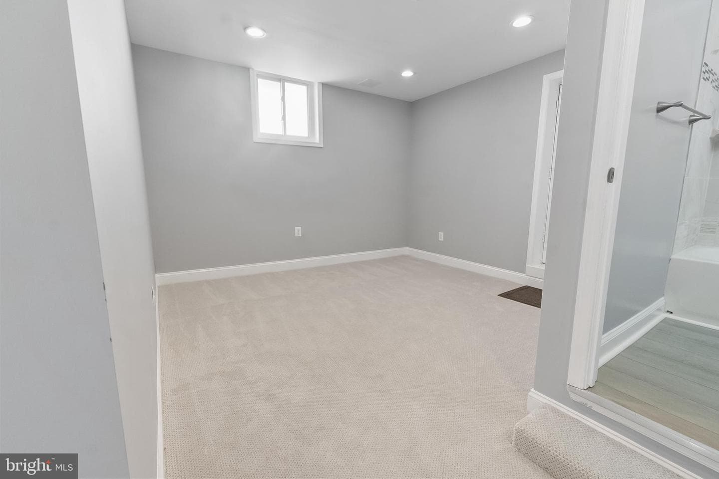 5211 Eugene Avenue photo 57