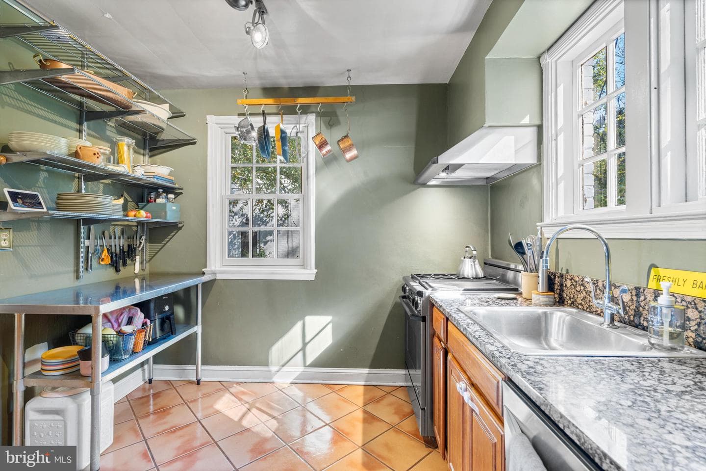 311 Woodbourne Avenue photo 15