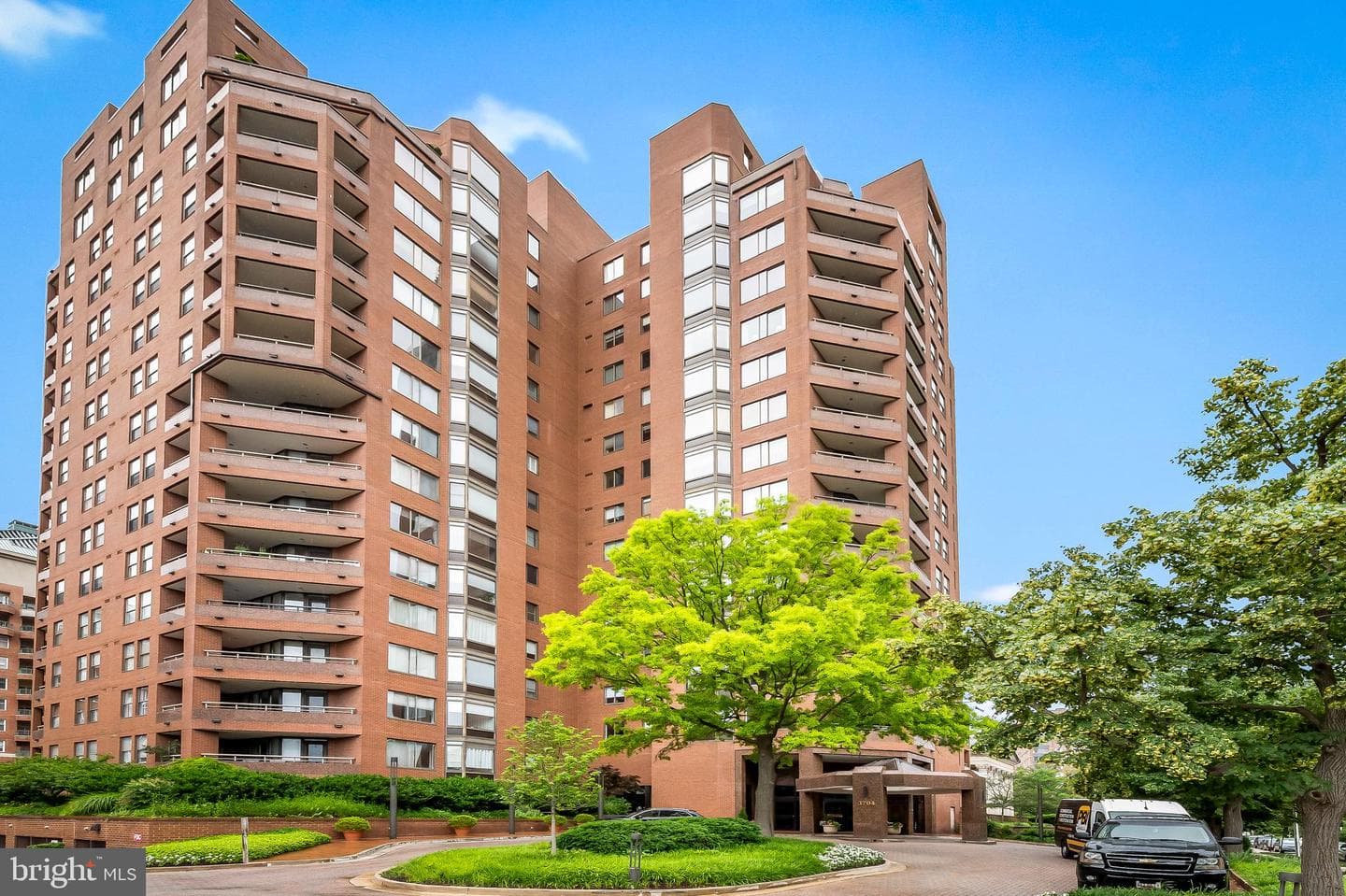 3704 N Charles Street N #406 photo 3