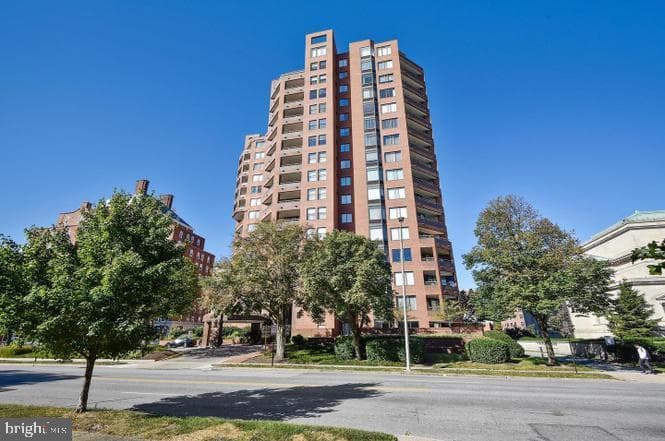 3704 N Charles Street N #406 photo 32