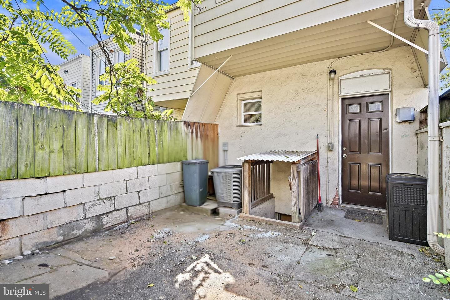 211 N Streeper Street photo 4