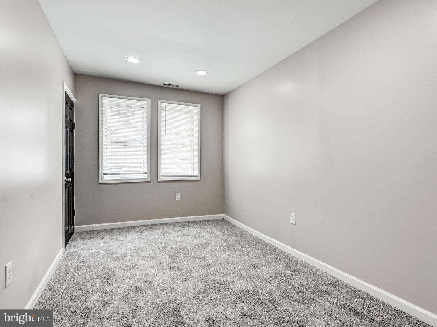 5009 Walther Avenue photo 27
