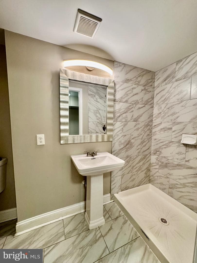 1019 W Fayette Street photo 31