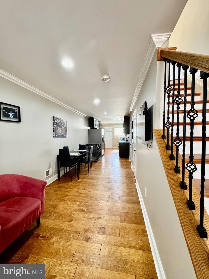 1019 W Fayette Street photo 8