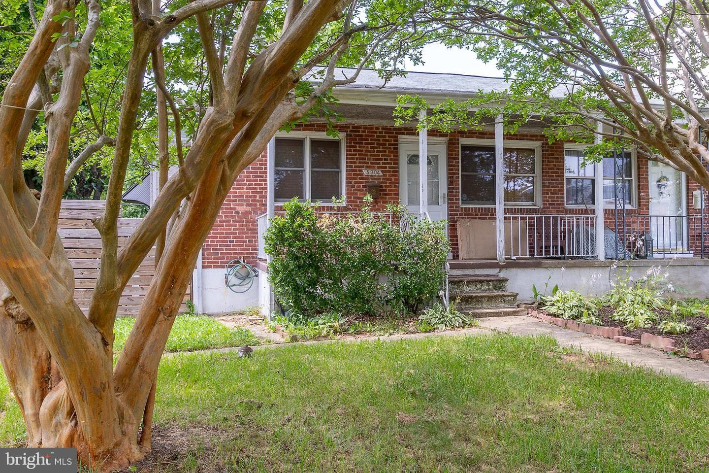 5904 Willet Avenue photo 2