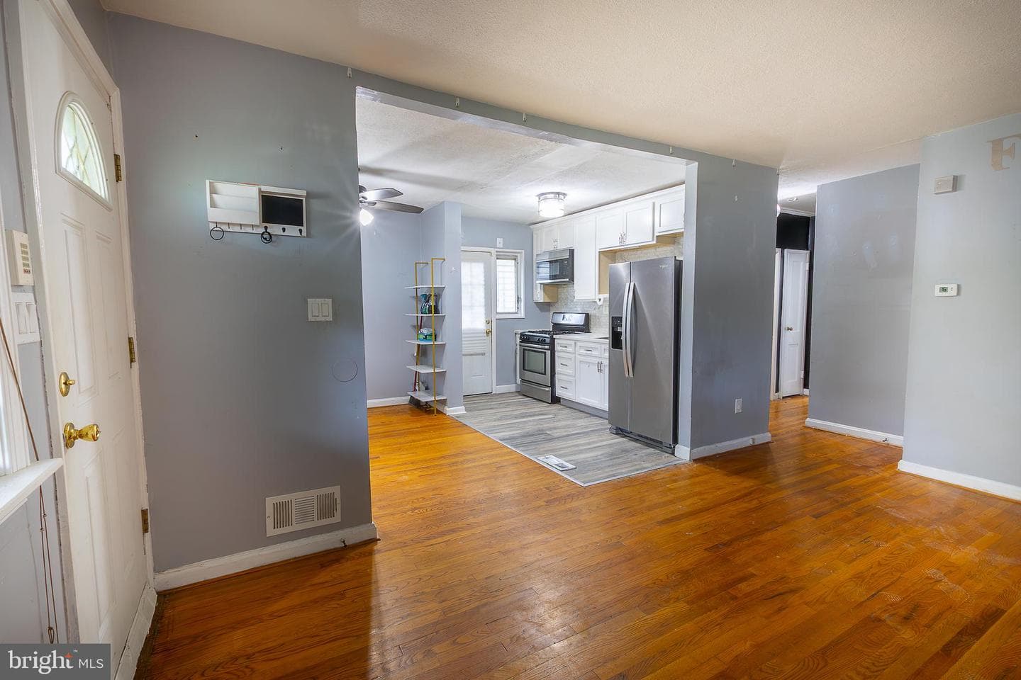 5904 Willet Avenue photo 7