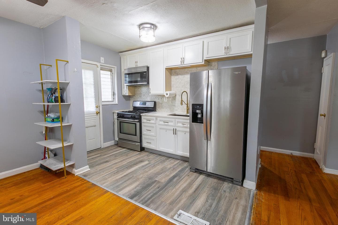 5904 Willet Avenue photo 9