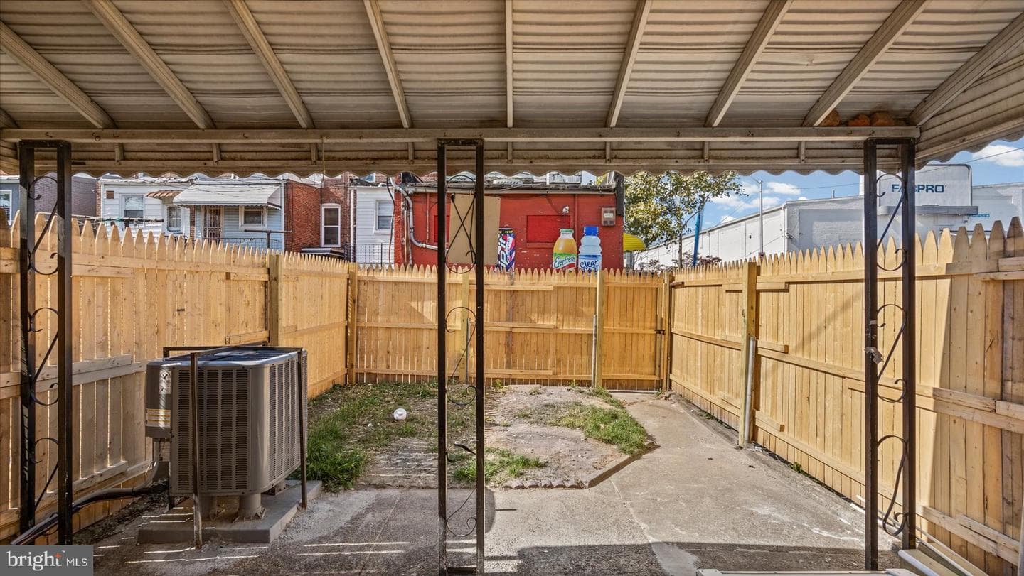 1240 N Ellwood Avenue photo 34