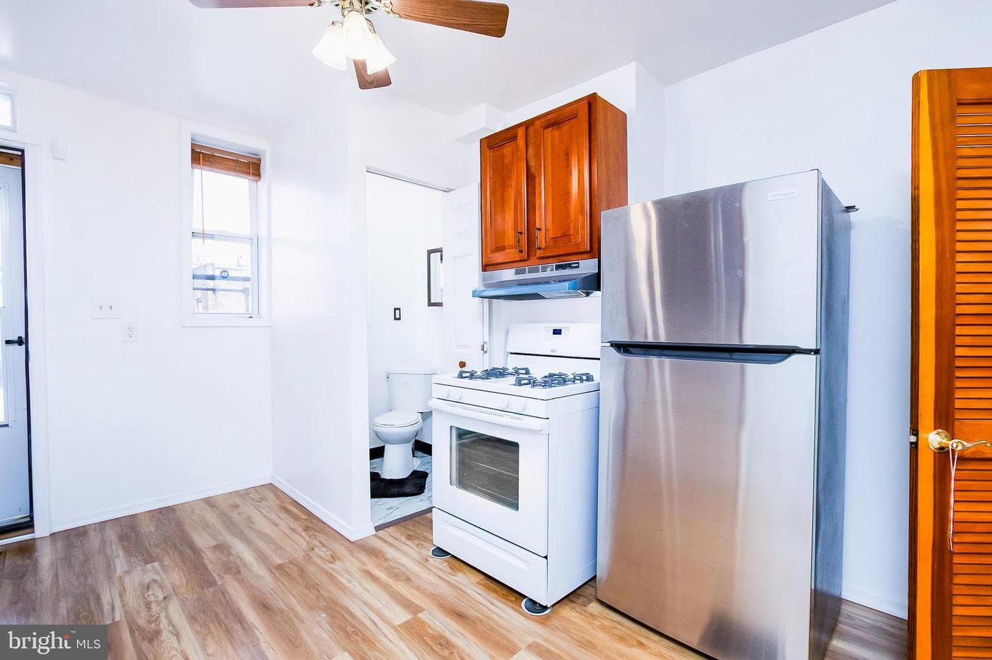 228 S Haven Street photo 5