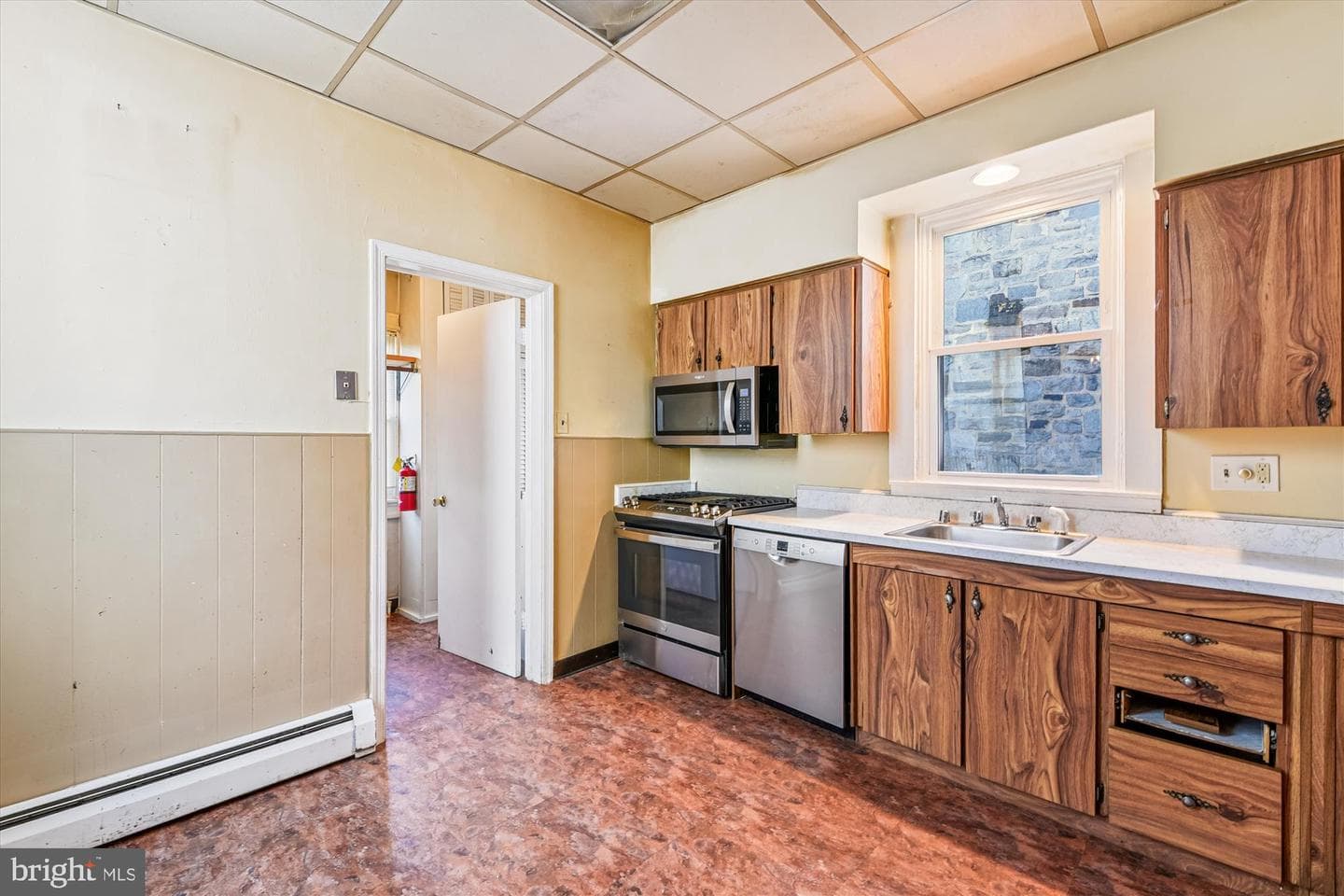 1000 W 38th Street photo 15