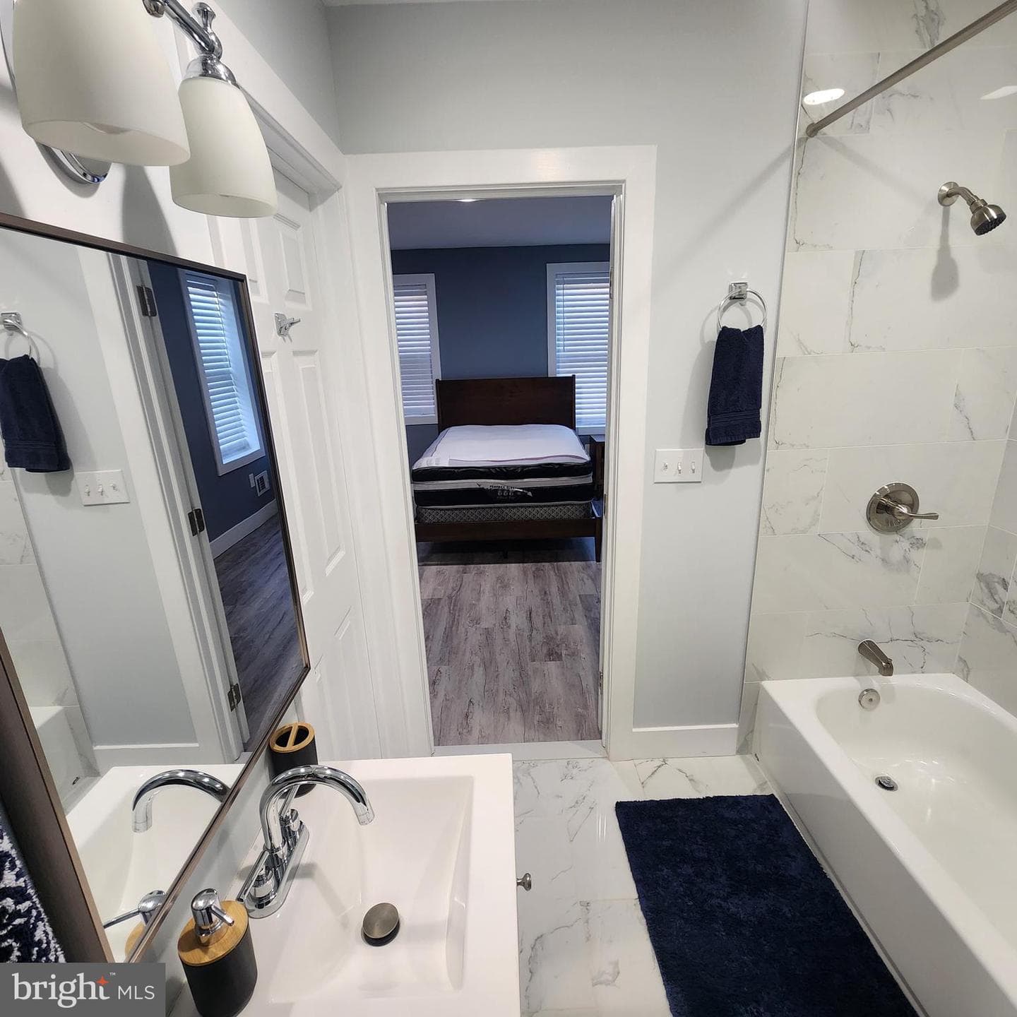 2751 Fenwick Avenue photo 11