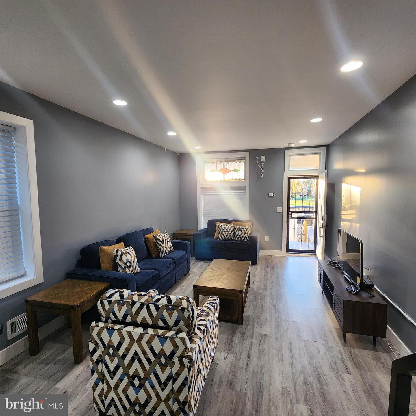 2751 Fenwick Avenue photo 3