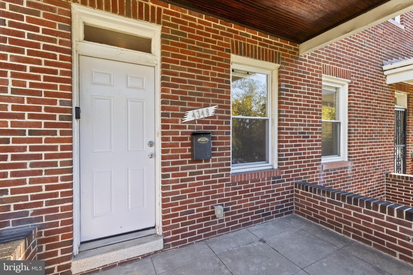 4348 Parkside Drive photo 2
