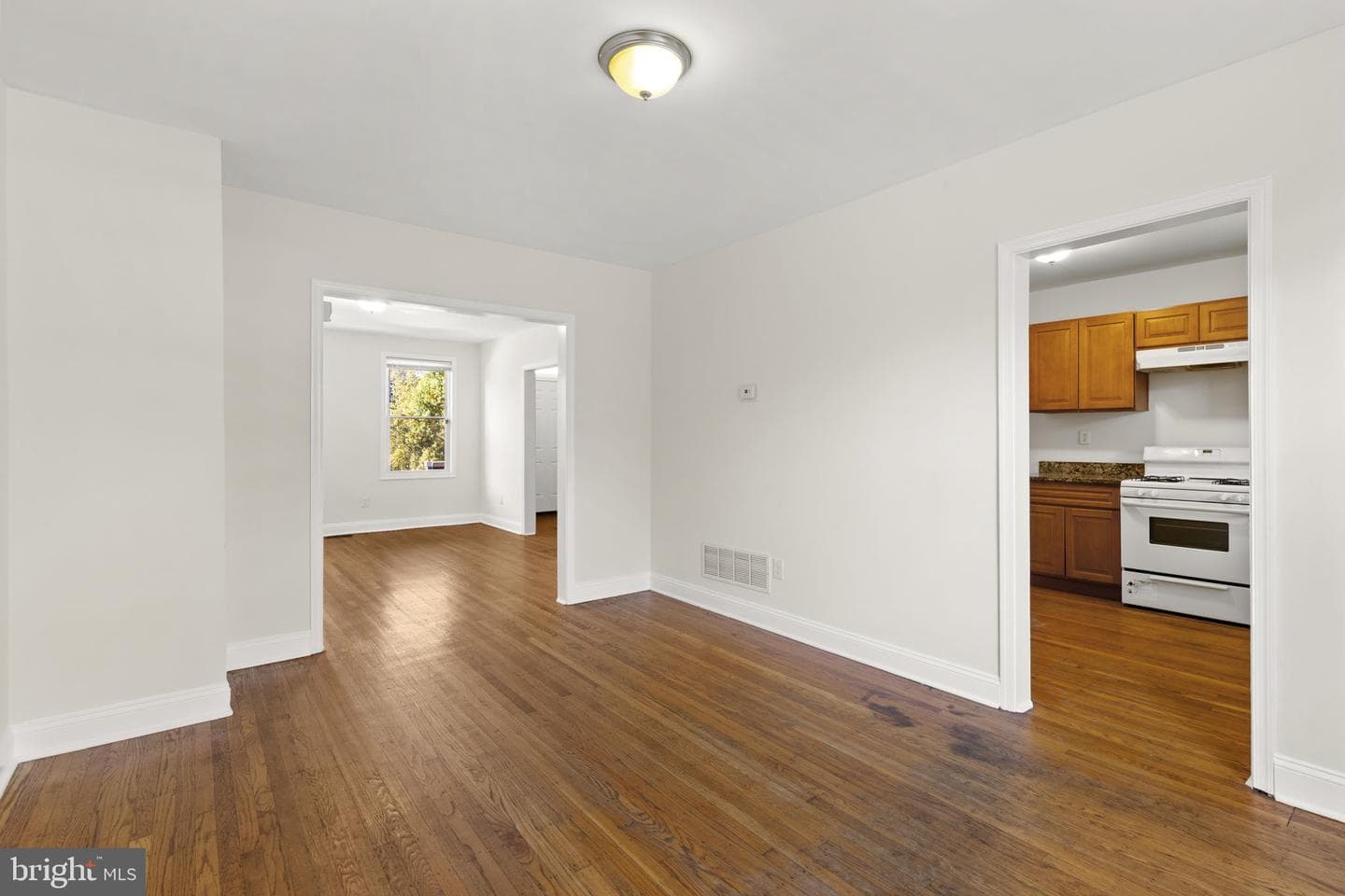 4348 Parkside Drive photo 9