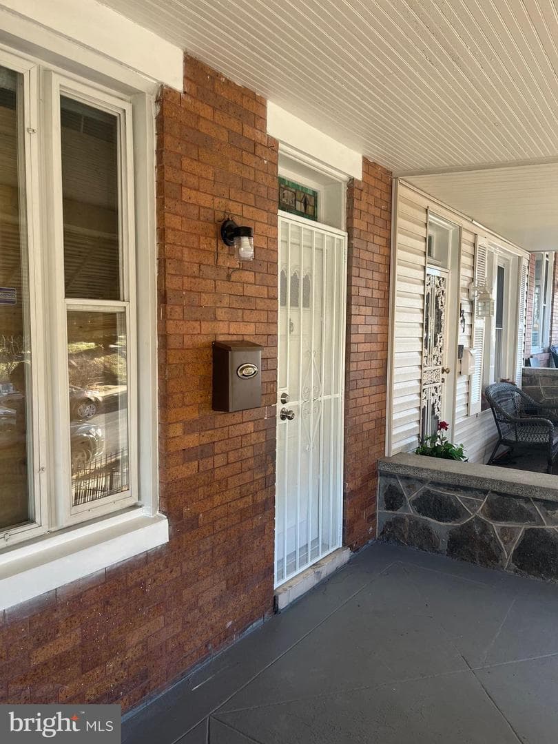 133 N Monastery Avenue photo 3