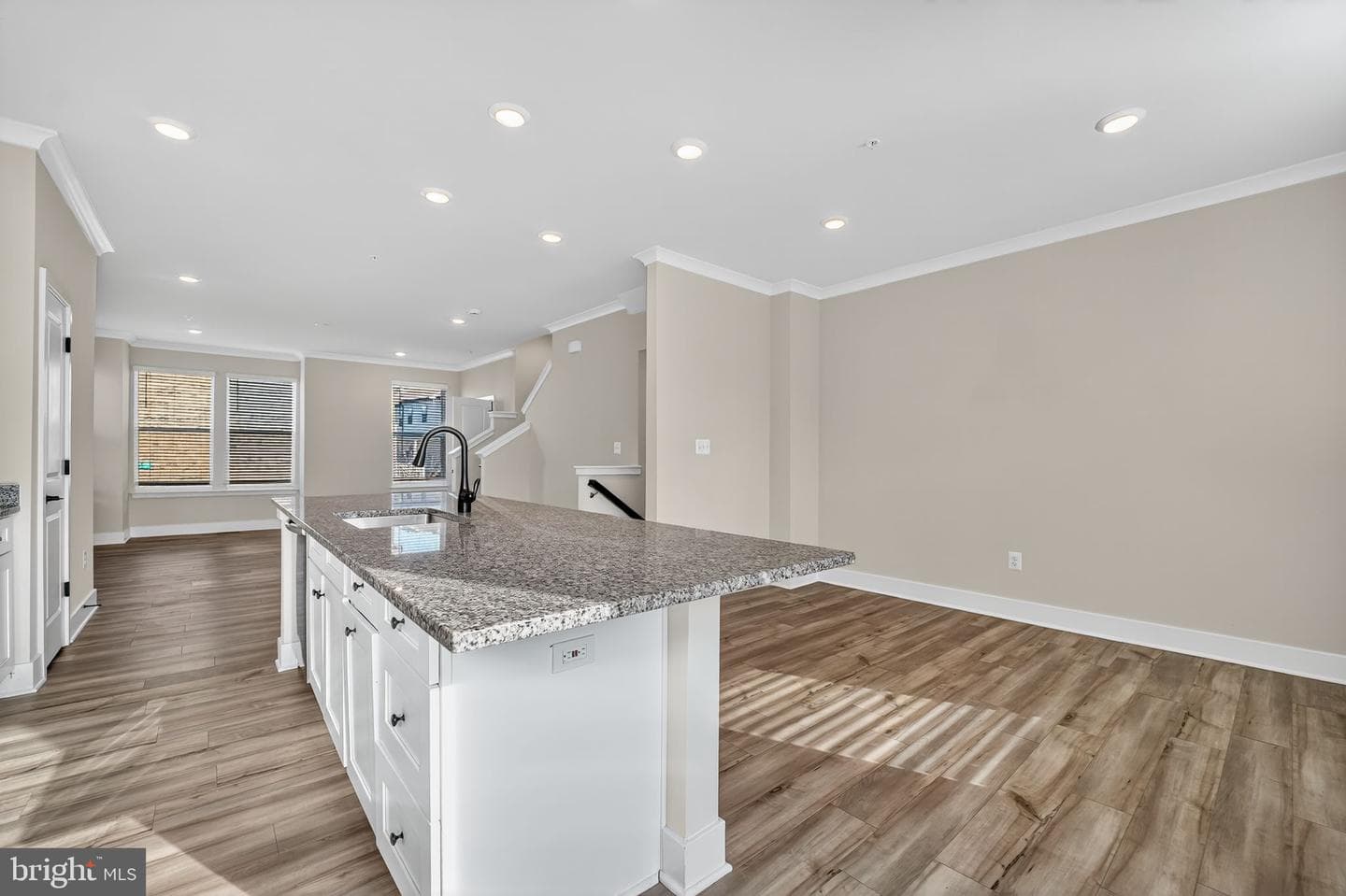 1511 Roland Heights Avenue photo 20