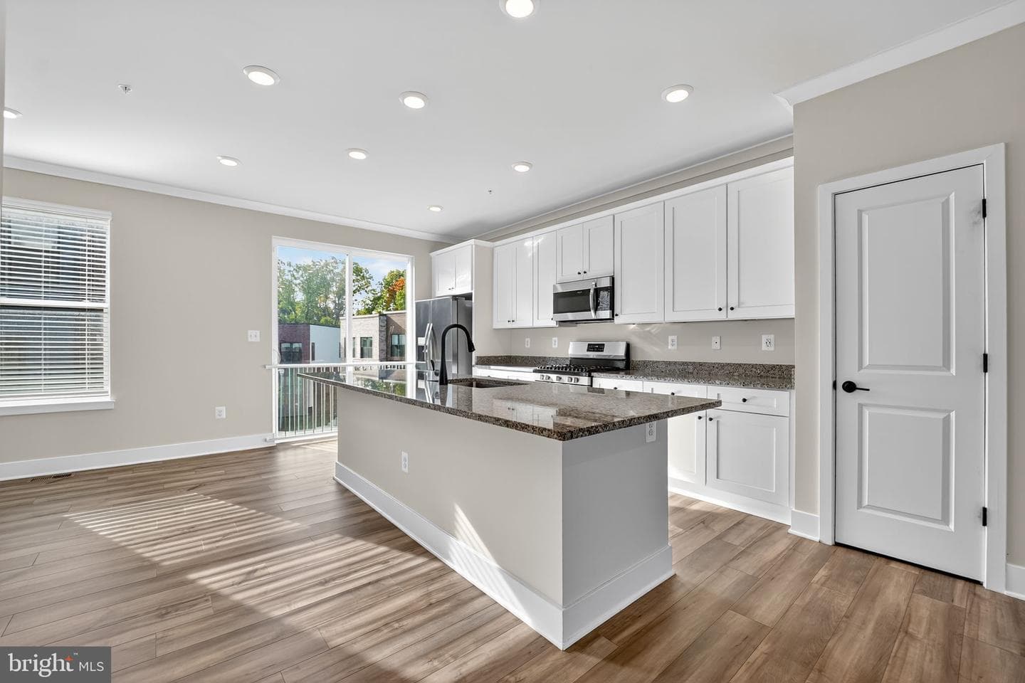 1511 Roland Heights Avenue photo 21