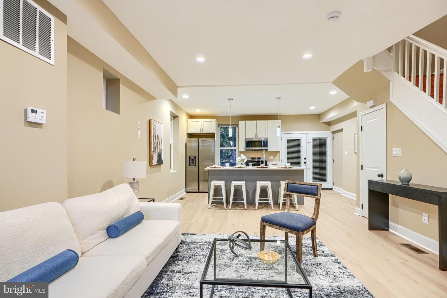 3000 Frisby Street photo 4