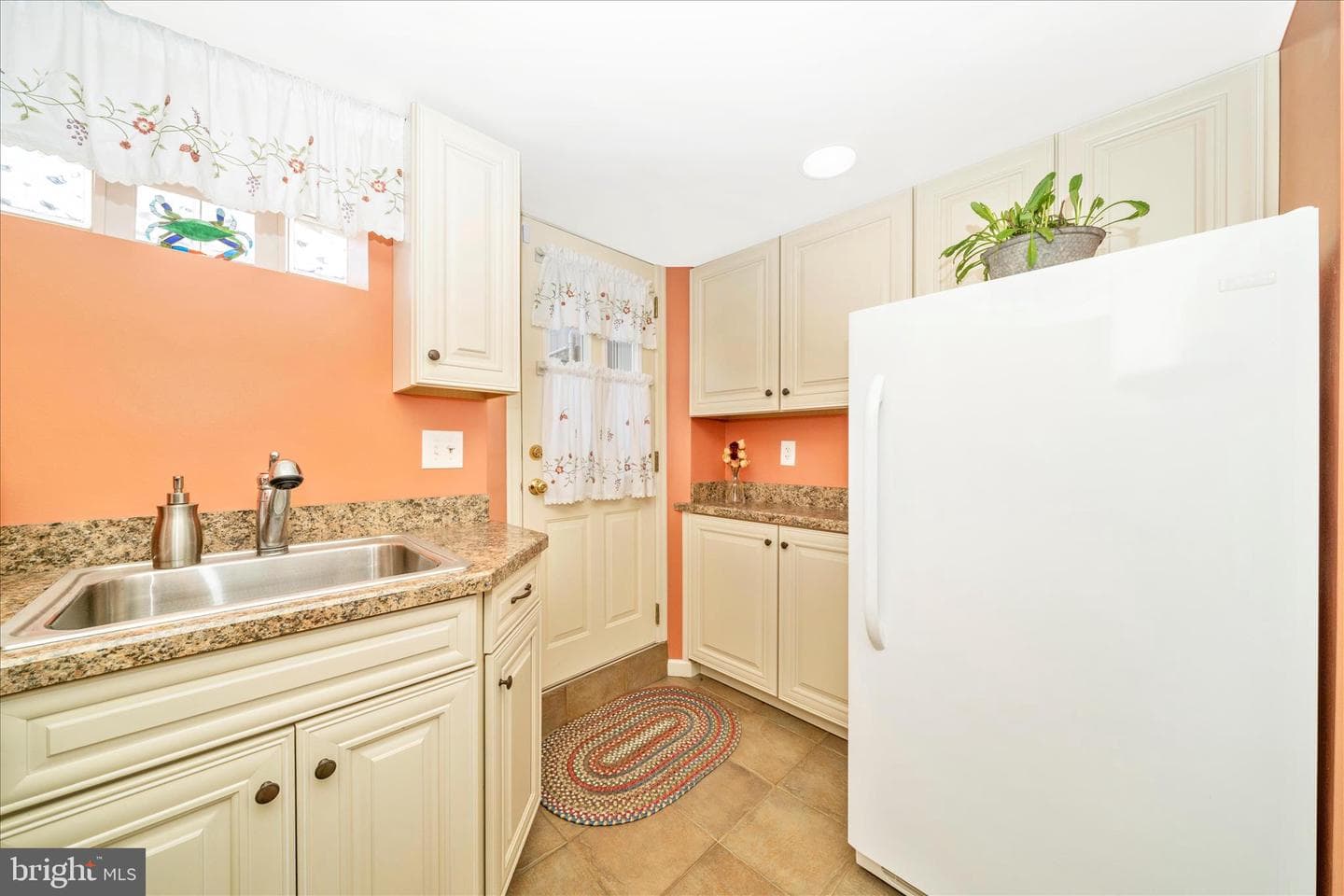 3909 Colchester Road photo 19
