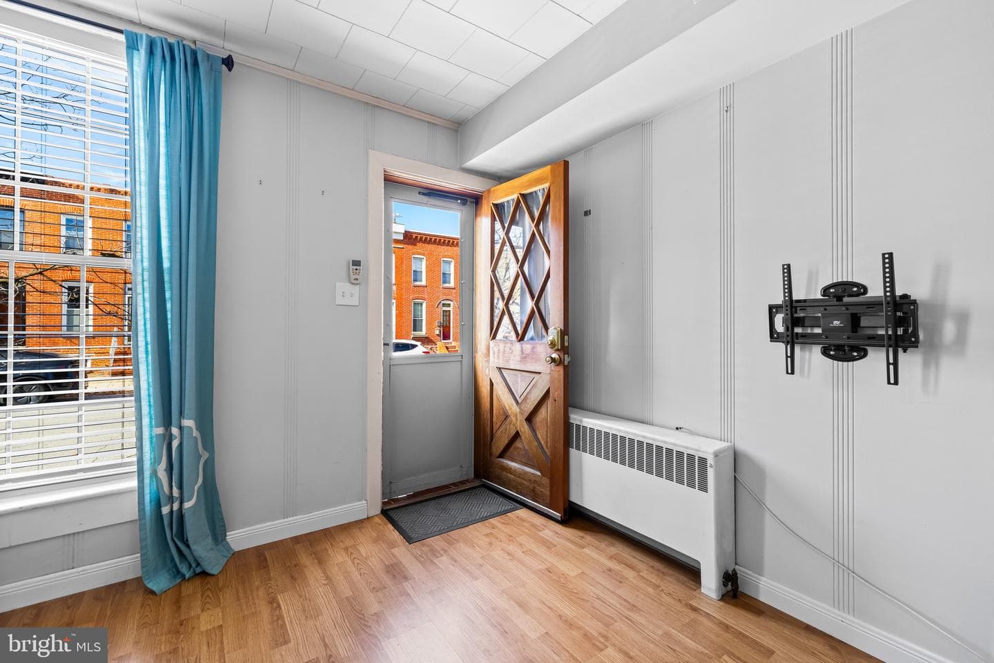 1425 Andre Street photo 2