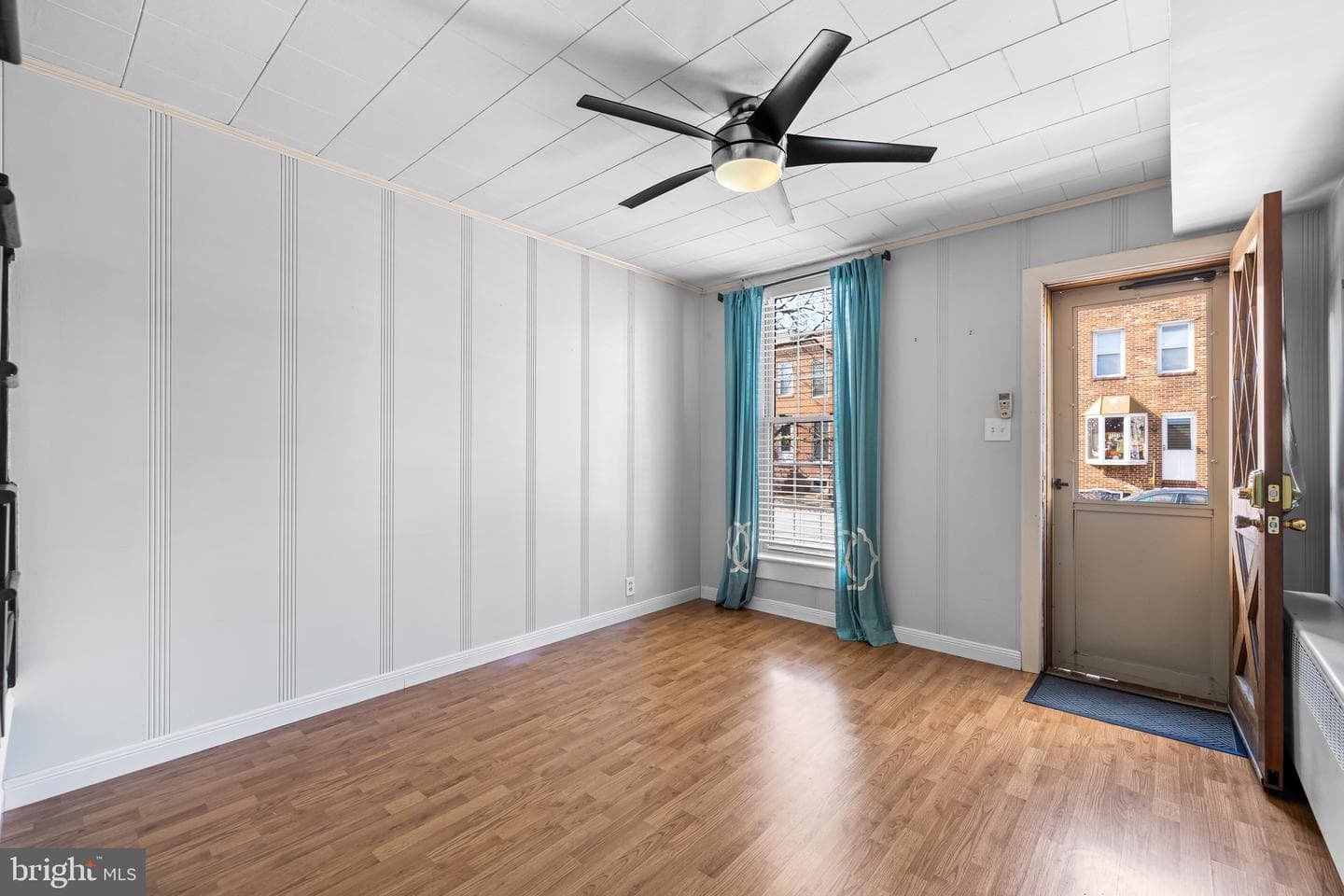 1425 Andre Street photo 4