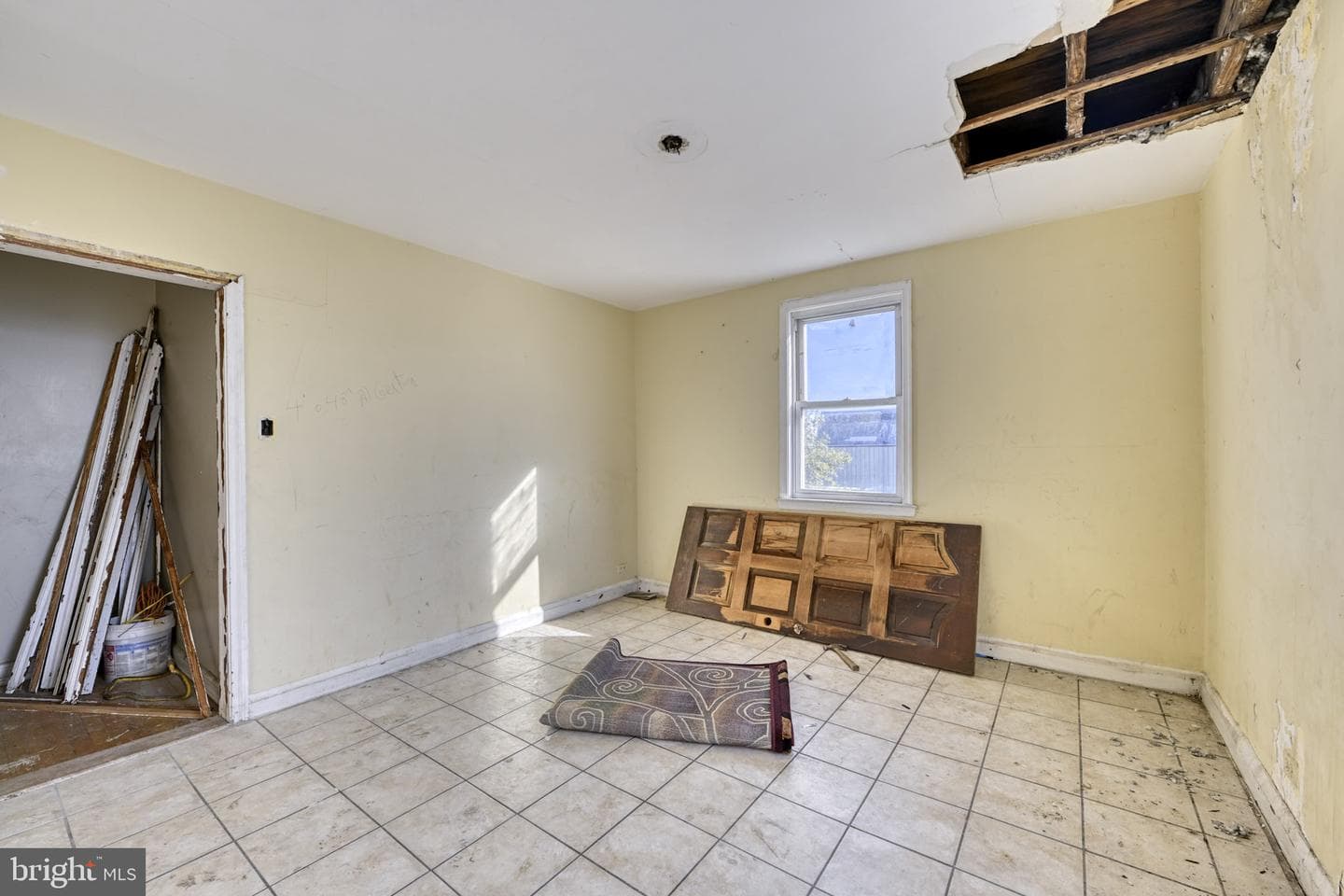 466 Hornel Street photo 9