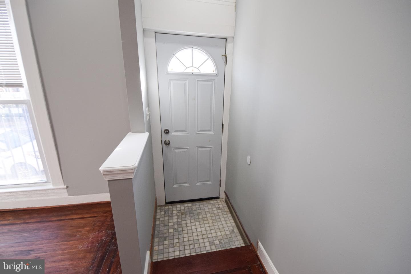 2542 W Pratt Street photo 5
