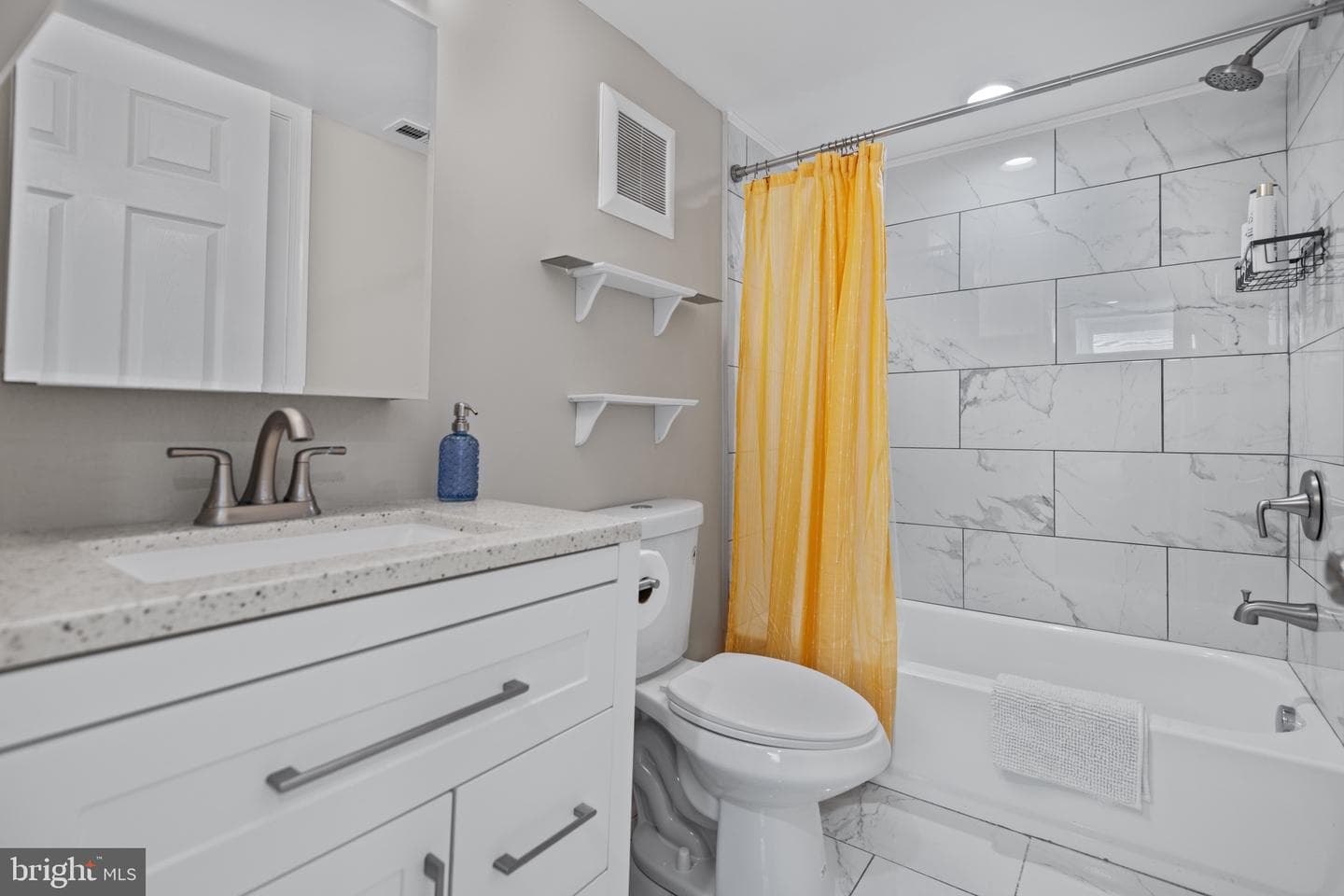 2204 E Chase Street photo 35
