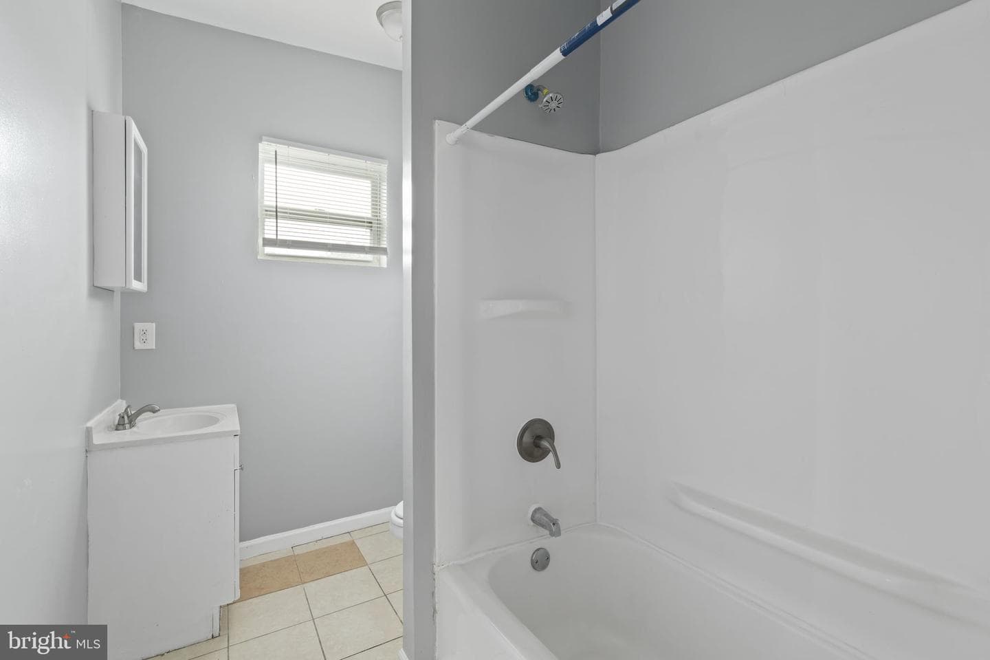 1209 Dukeland Street photo 14