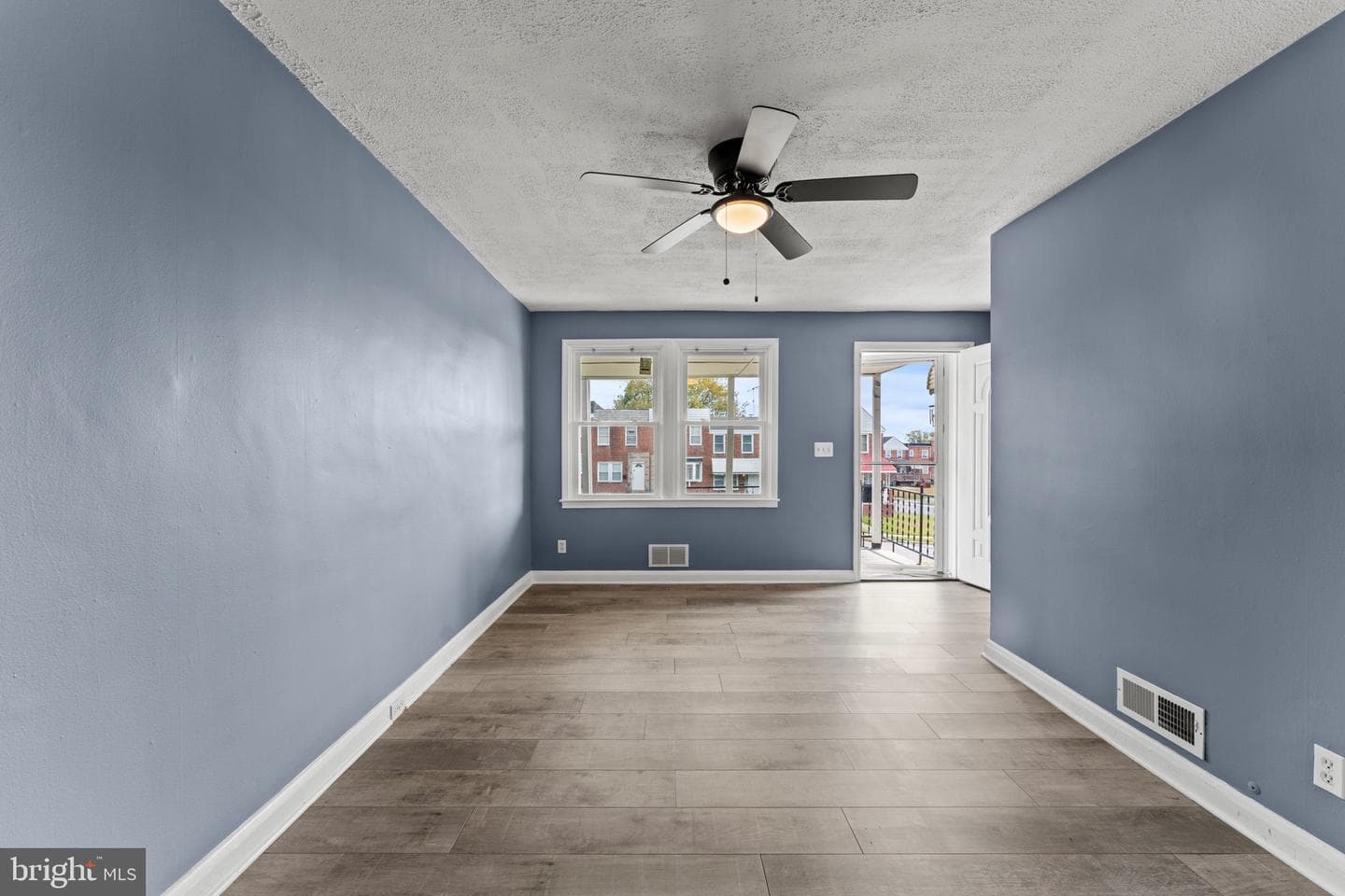 3693 Kenyon Avenue photo 5