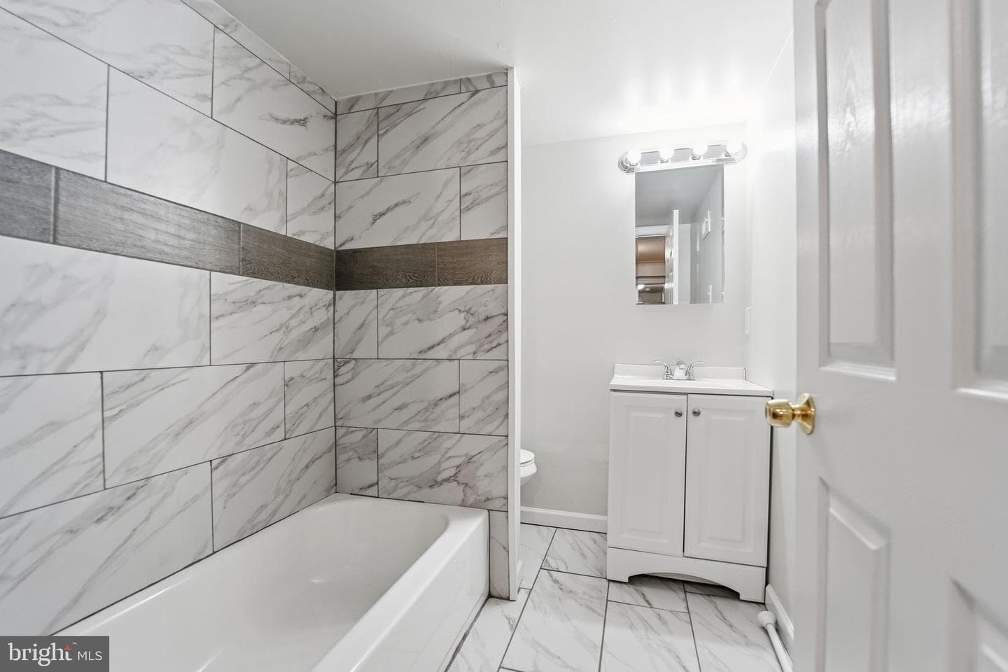 1310 N Ellwood Avenue photo 20