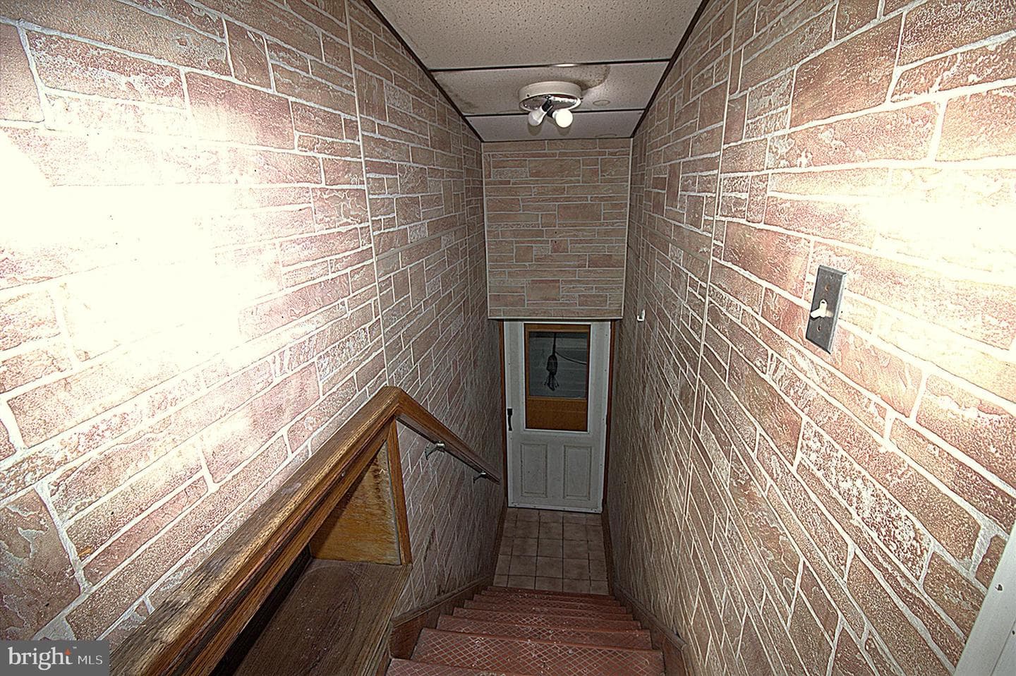 520 Tolna Street photo 11