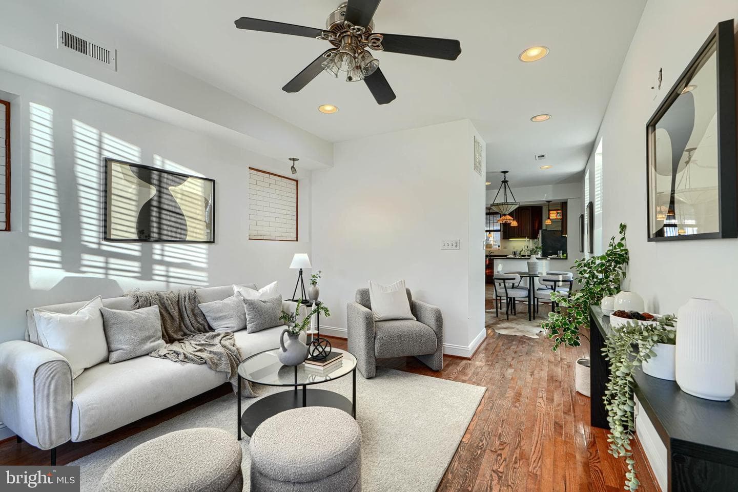 607 S Bouldin Street photo 2