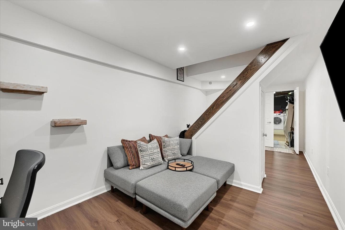1436 Andre Street photo 23