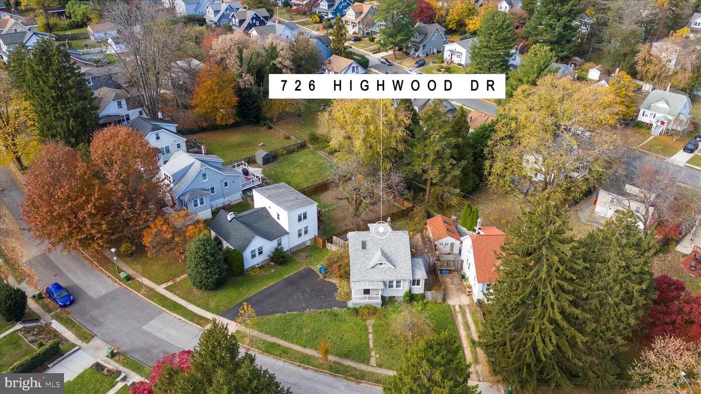 726 Highwood Dr photo 30