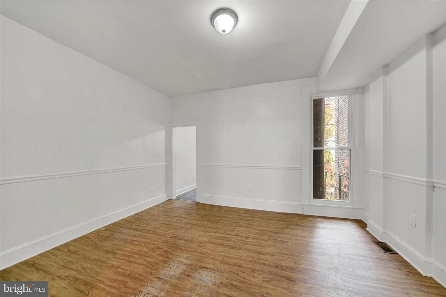 320 Ilchester Avenue photo 10
