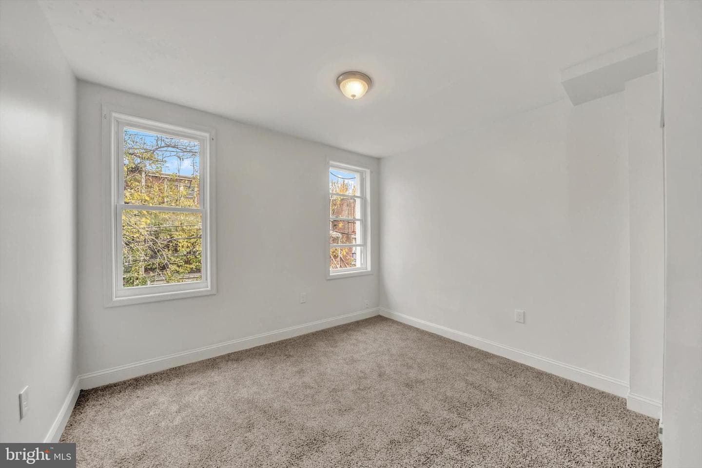 320 Ilchester Avenue photo 21