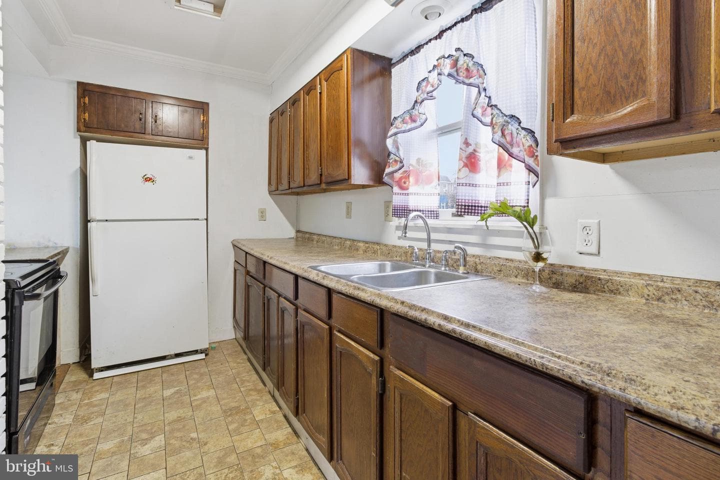 6408 Eastbourne Avenue photo 11