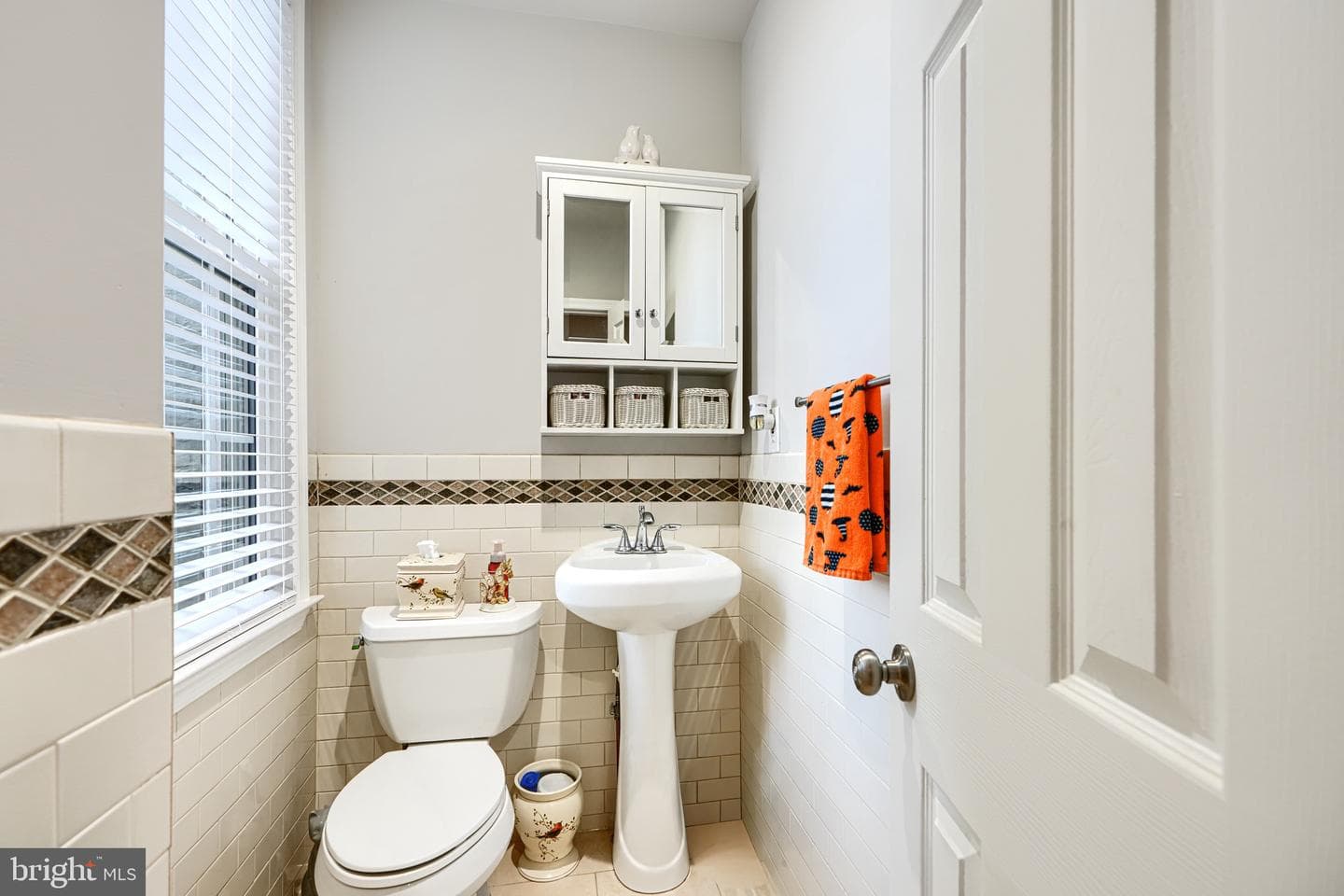 627 Grundy Street photo 10
