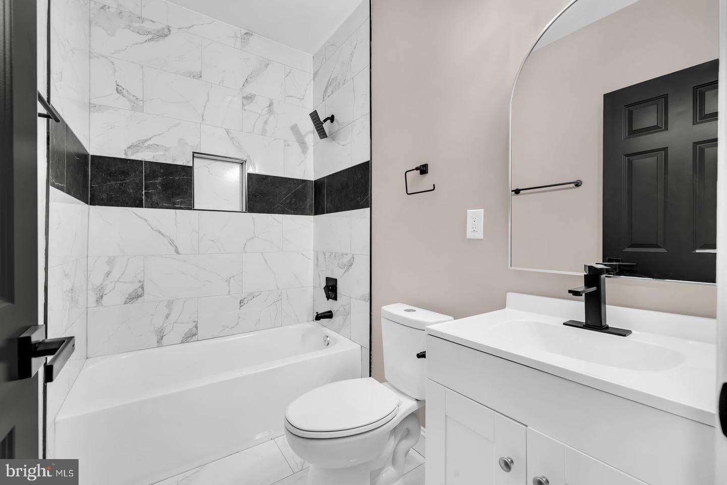 2045 E 31st Street photo 4