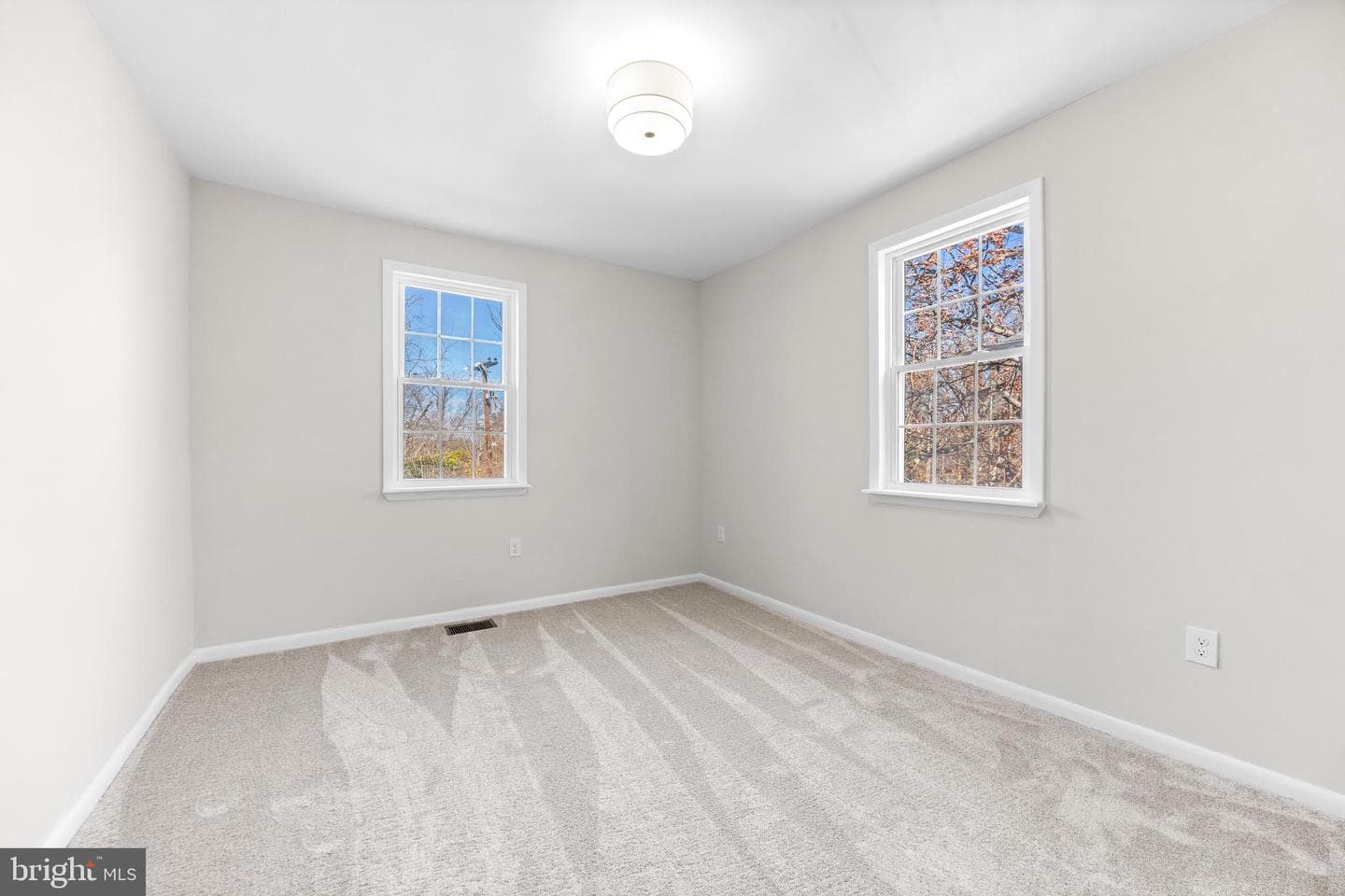 2204 Sulgrave Avenue photo 26